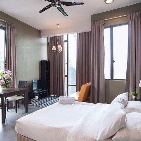 Апартаменты Empihaus 001 Empire Damansara Петалинг-Джая Экстерьер фото