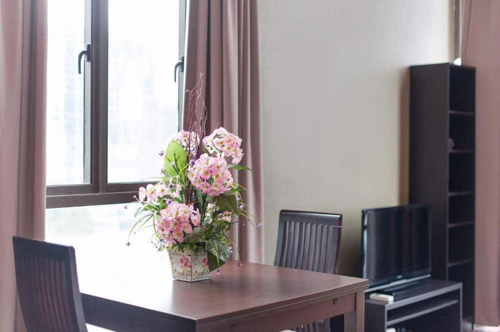 Апартаменты Empihaus 001 Empire Damansara Петалинг-Джая Экстерьер фото
