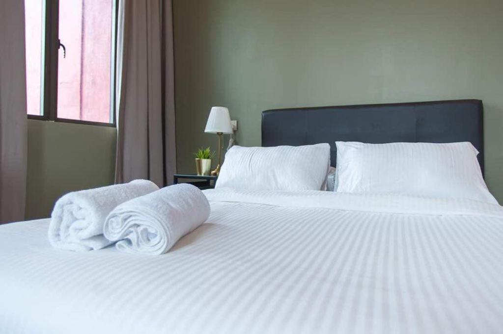 Апартаменты Empihaus 001 Empire Damansara Петалинг-Джая Экстерьер фото
